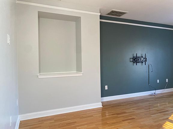 2nd floor living area