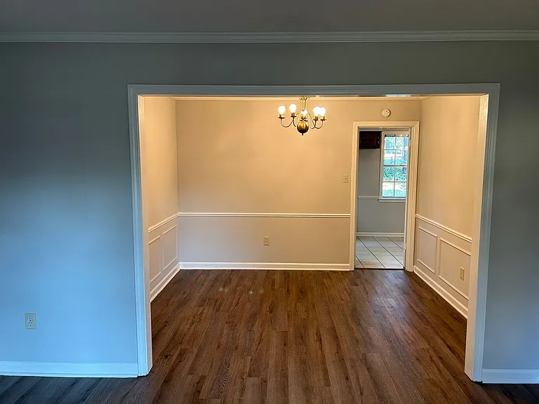 842 Farmington Dr N — Photo 10