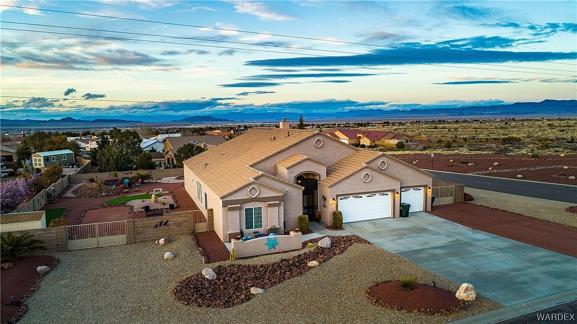 CQ 4+×2 Shop Brown Womens Puma Spirex Squadron Metallic Lace Up Sneakers