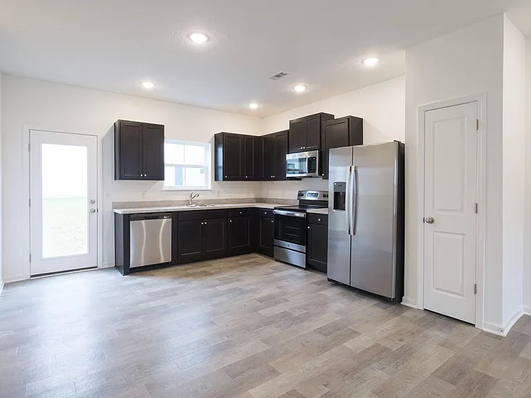 664 Crossings Ln — Photo 3