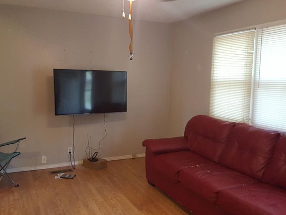 3rd image of 3919 SE Lilac Ave