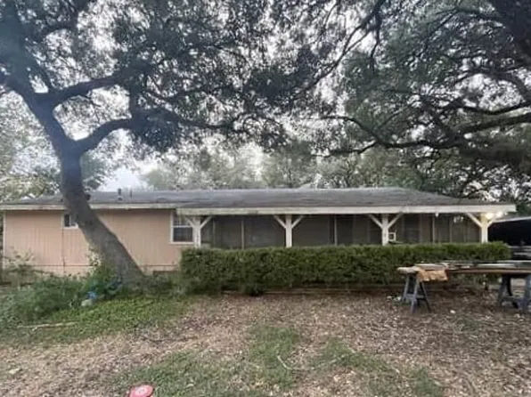 750 Red Cloud Dr, San Antonio, TX 78260