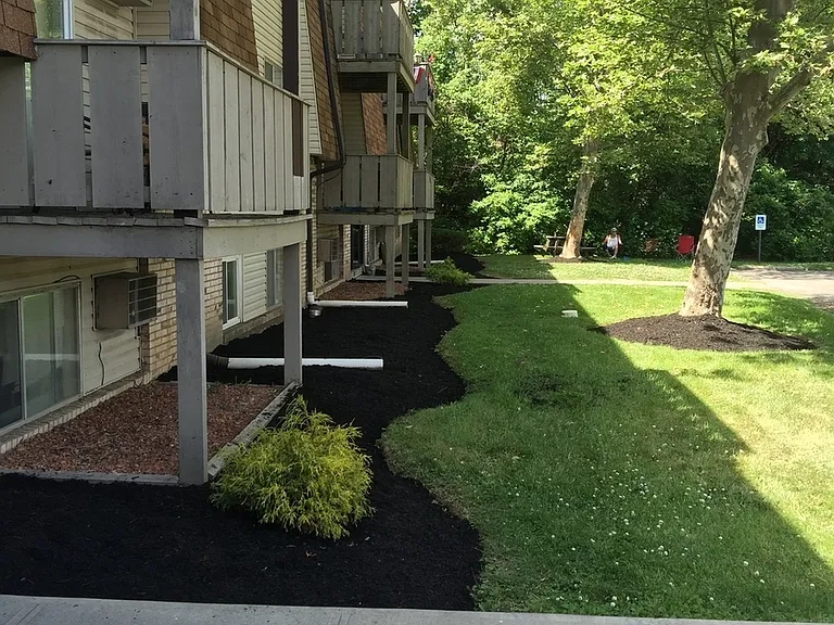 1454 W River Rd N #P — Photo 1