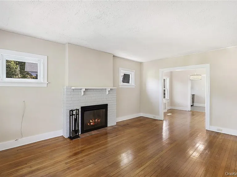 16 Terrace Pl — Photo 5