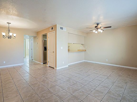 2nd image of 2108 W Pontiac Dr