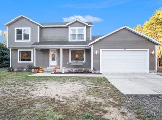 87 W Sternberg Rd, Norton Shores, MI 49441