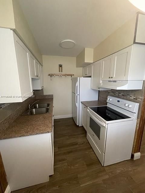 1st image of 400 SW 30th St #400