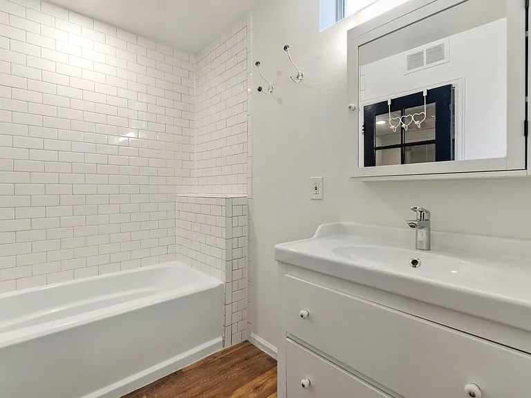 654 S Bryant St — Photo 12