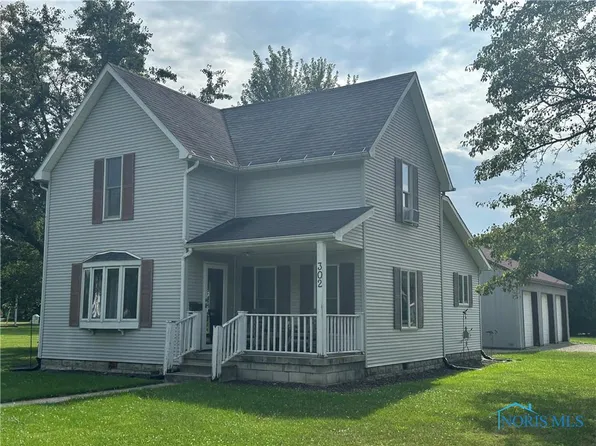 302 Pine St, Deshler, OH 43516