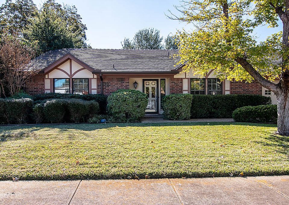 1st image of 2404 Leonard Ct