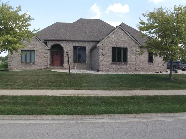 680 N Easton Dr, Angola, IN 46703