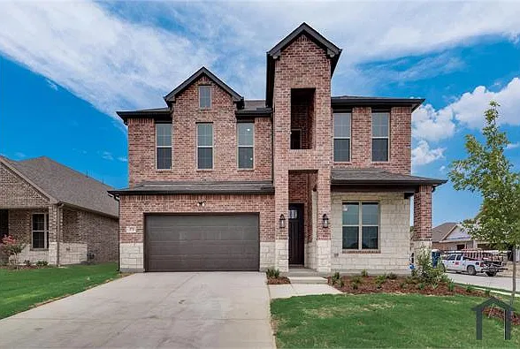 5 bed, 3100 sqft, $2,700 — Photo 2