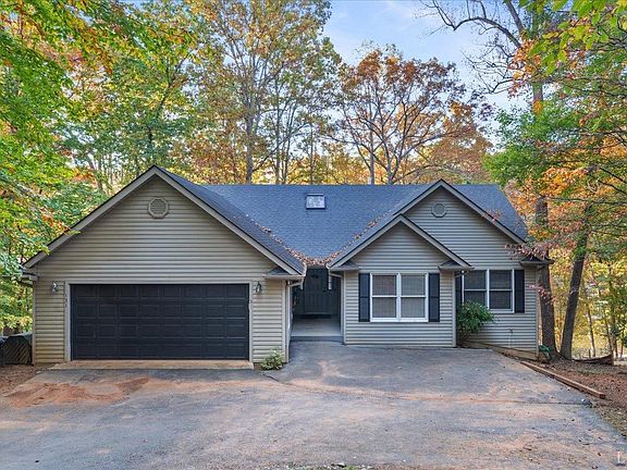2nd image of 131 Charmwood Cir