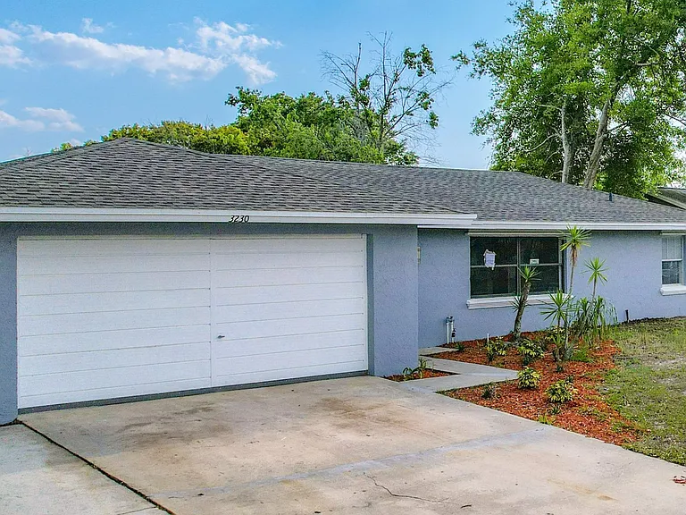 3230 Caulfield St — Photo 21