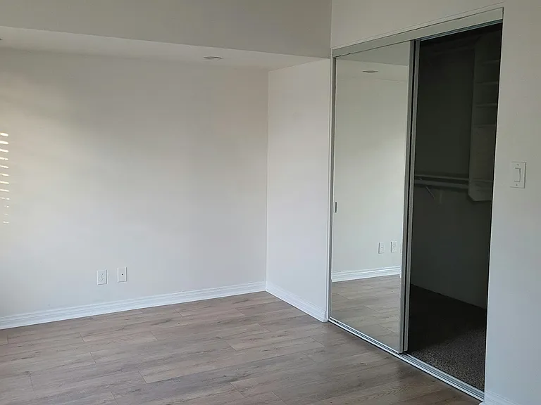 639 Calle Tulipan — Photo 8