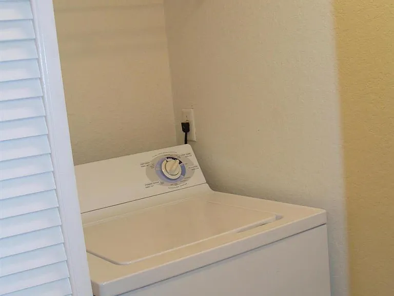 4235 S 57th Ave #102E — Photo 21