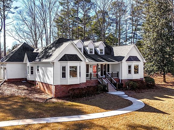 2nd image of 718 Robert Way