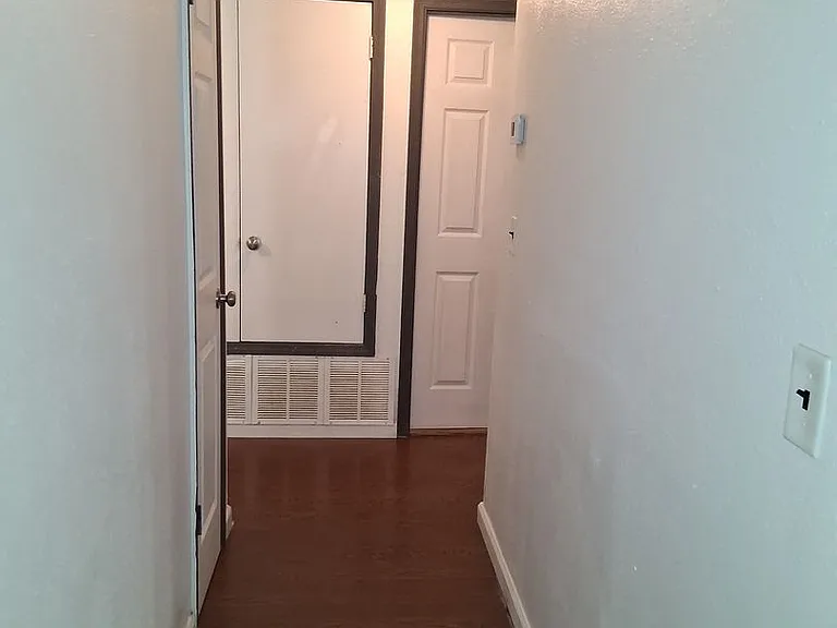 215-217 E Adobe St — Photo 7