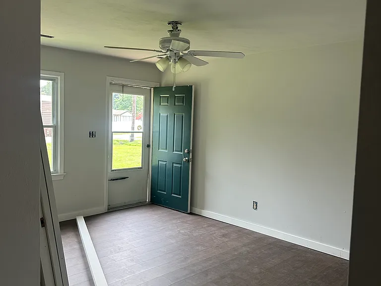 344 Hurdle Dr — Photo 5