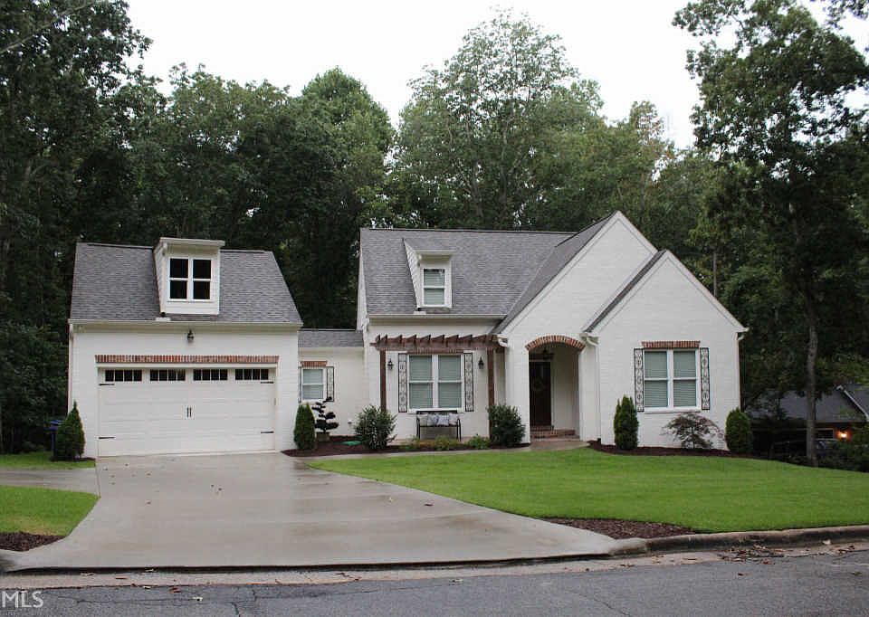 1st image of 1403 Woodland Cir
