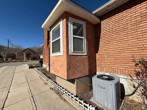 3rd image of 73 Garden St