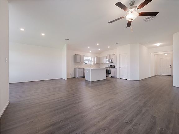 5th image of 15420 Jazzberry Way