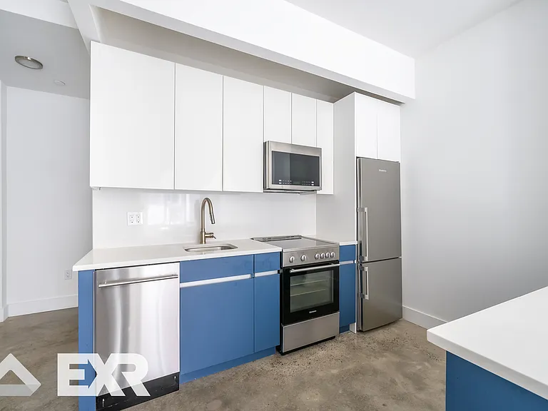 1915 Beverley Rd #204 — Photo 1