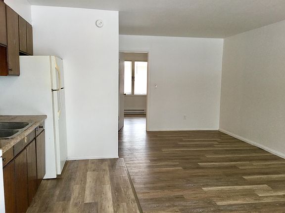 2nd image of 2260 Huey St