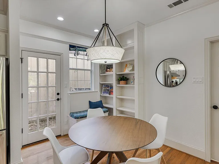 1811 Forest Meadow Ln — Photo 16