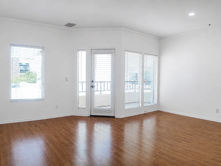 655 Columbia St #313 — Photo 11