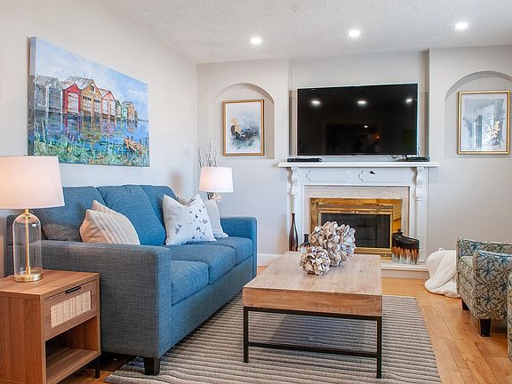 3rd image of 37 Marjorie Cres