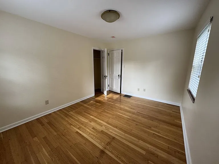 802 Kenwick Rd — Photo 10
