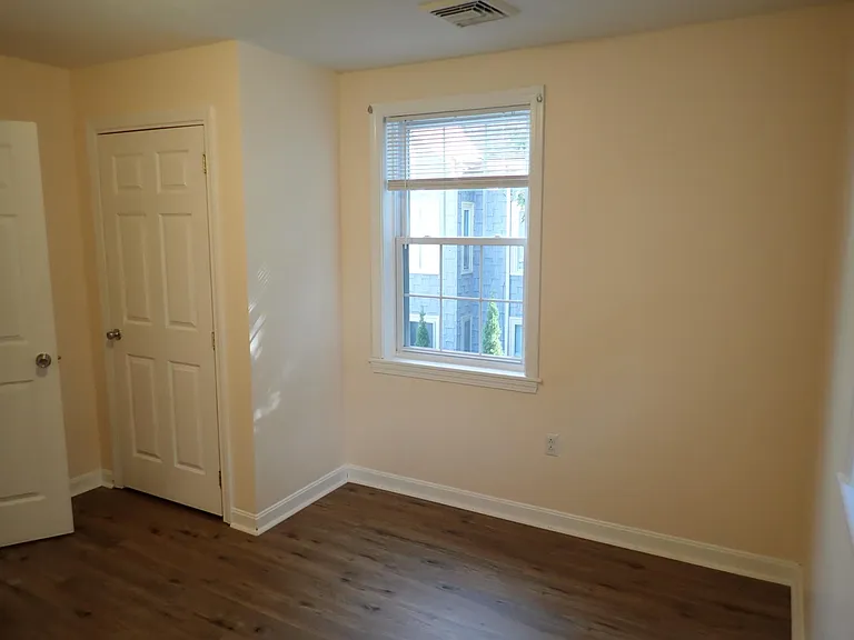 104 Crescent St #2 — Photo 10