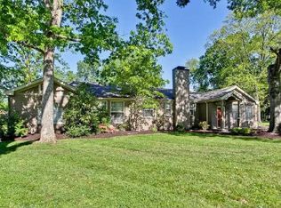 6104 Robin Hill Rd, Nashville, TN 37205