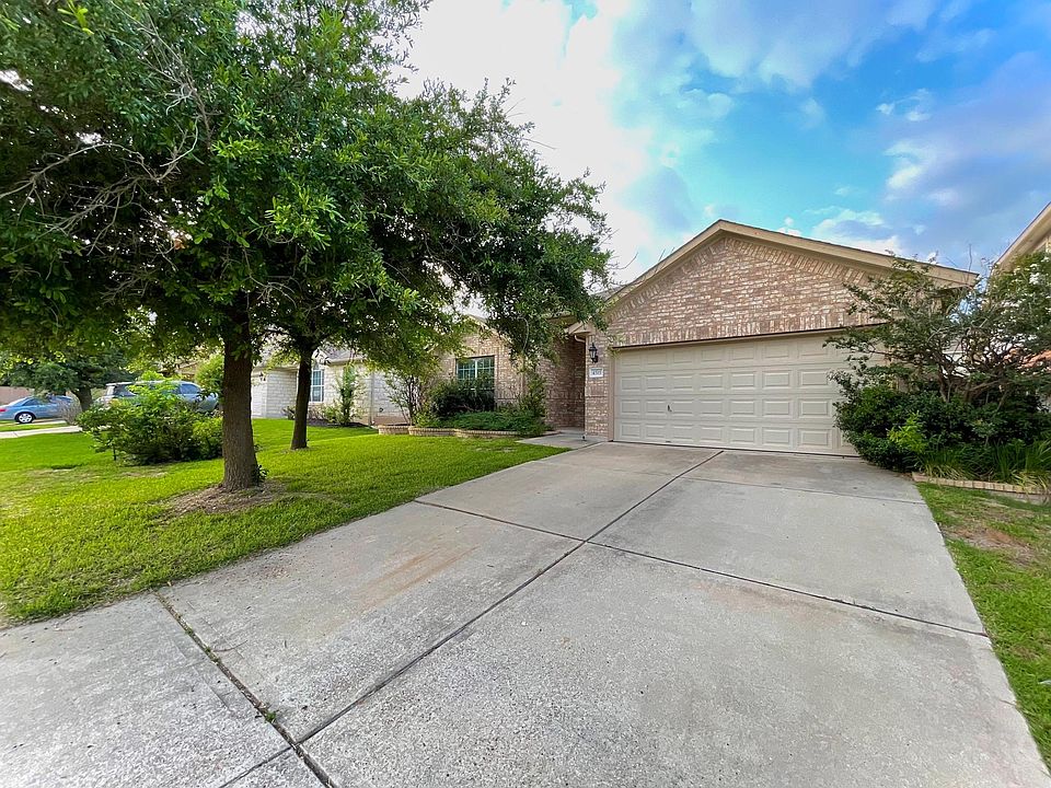 1st image of 4515 Western Lake Dr