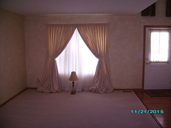 4th image of 2203 Lotus Dr
