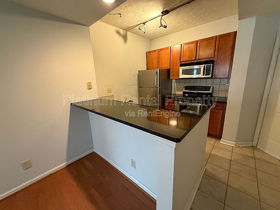 5th image of 1250 Parkwood Cir SE Unit 1313