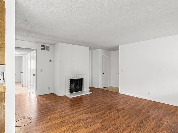 4th image of 247 N Capitol Ave Unit 223