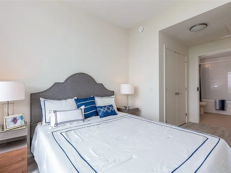 8850 University Cres #405 — Photo 6