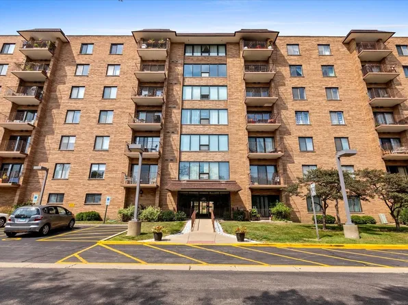 1777 W Crystal Ln Unit 303, Mount Prospect, IL 60056