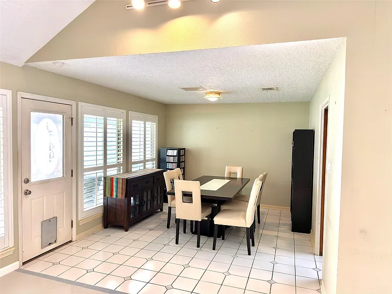 14834 Charlmont Dr — Photo 6