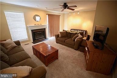 4th image of 1850 Glendale Ln
