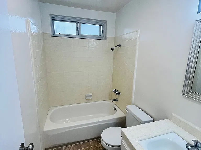 Barcelona Apartments — Photo 12