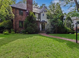 186 Nehoiden Rd, Newton, MA 02468