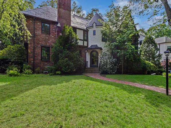 186 Nehoiden Rd, Newton, MA 02468