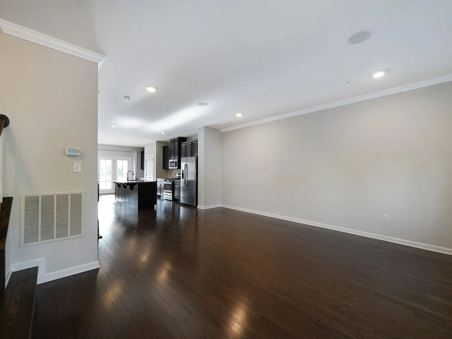3 bed, 2040 sqft, $3,775 — Photo 4