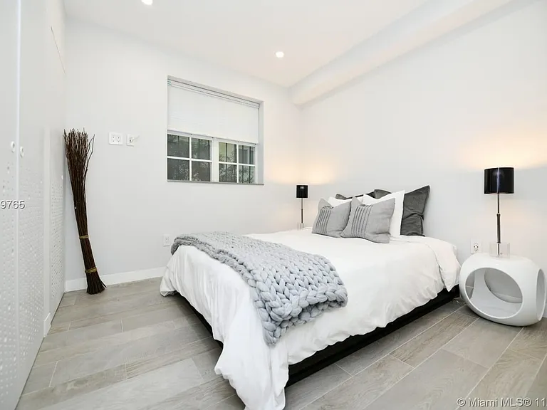 1127 Euclid Ave #103 — Photo 5