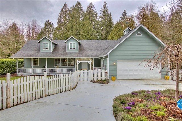 1st image of 171 SE McComb Way