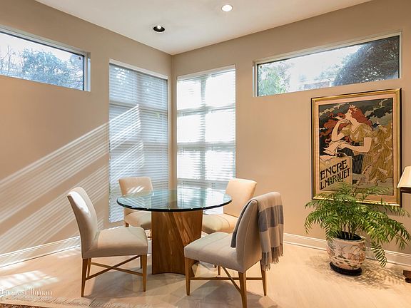 4th image of 9 Hawthorne Ln