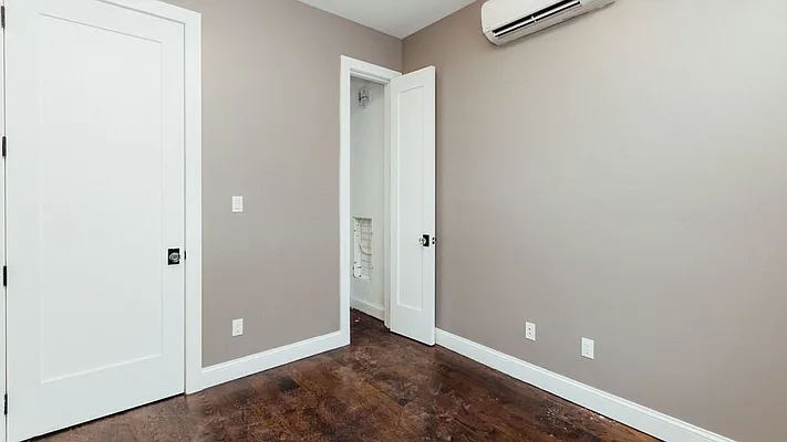 Rented by Nooklyn NYC LLC | media 23